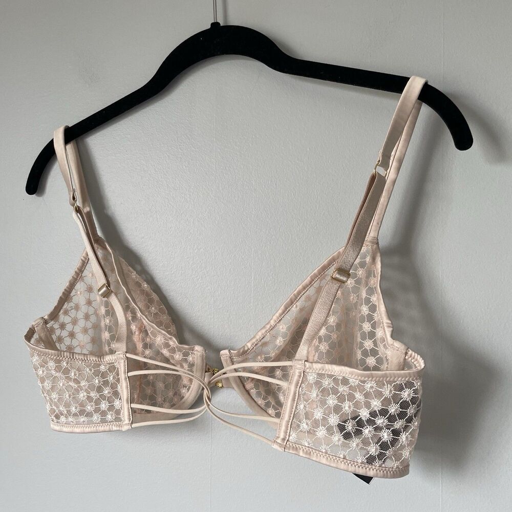Victoria's Secret Body by Victoria Unlined Demi Bra Lingerie Women's Size 34DD - Picture 4 of 7